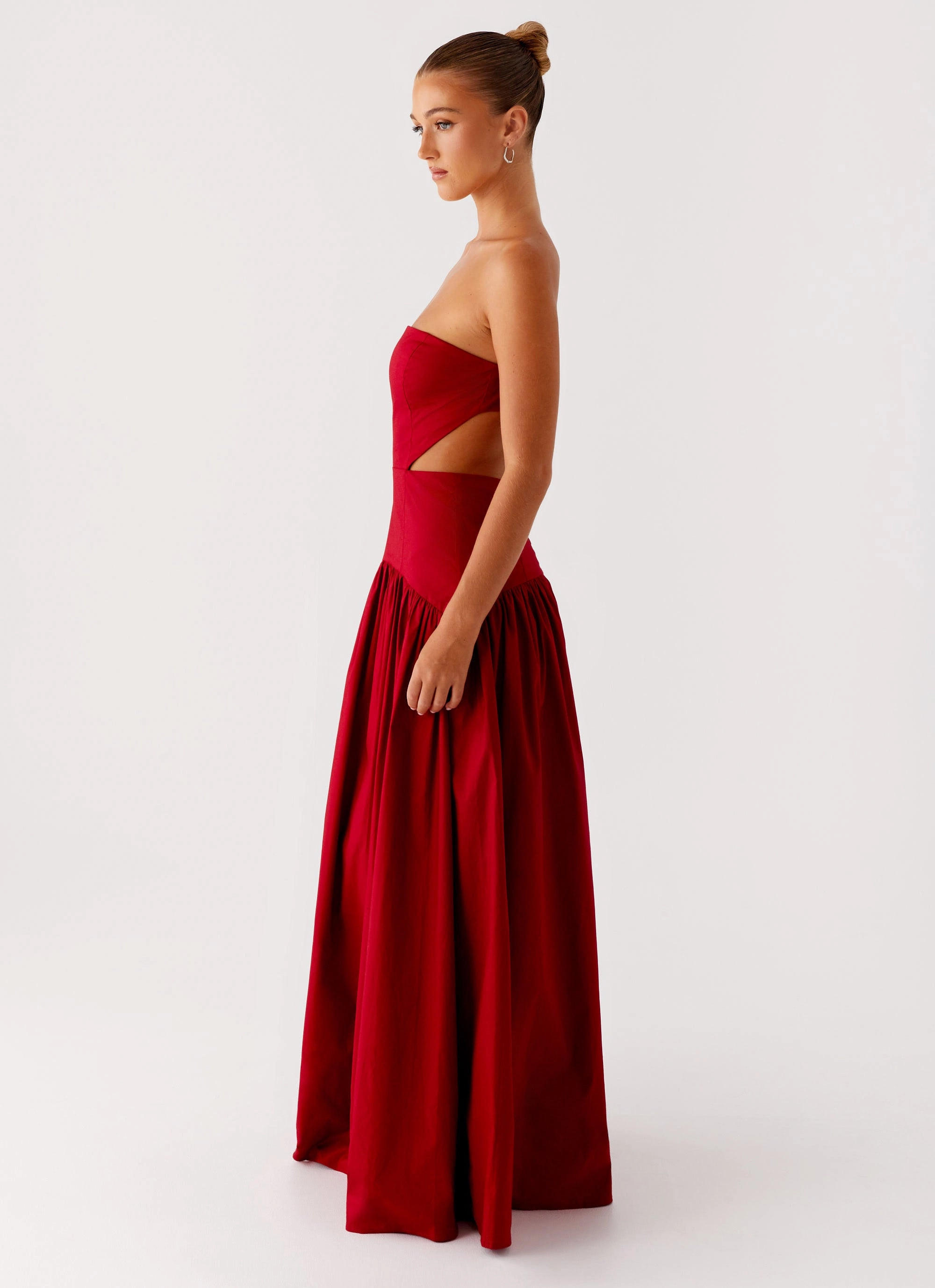 Aamari Maxi Dress - Red Workwear Comfort High-Low-Hem