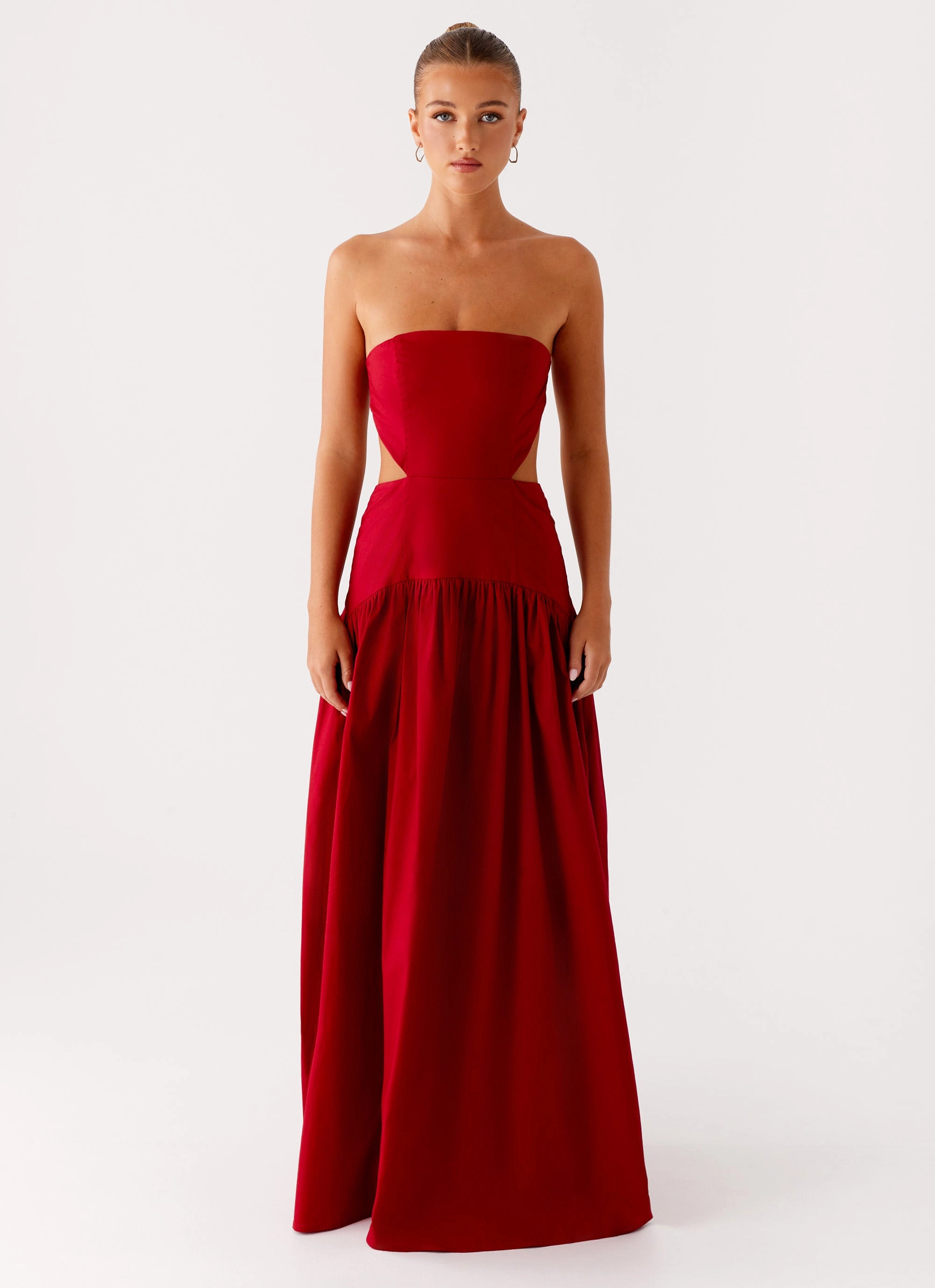 Waist-Cinching Noble Glow Aamari Maxi Dress - Red