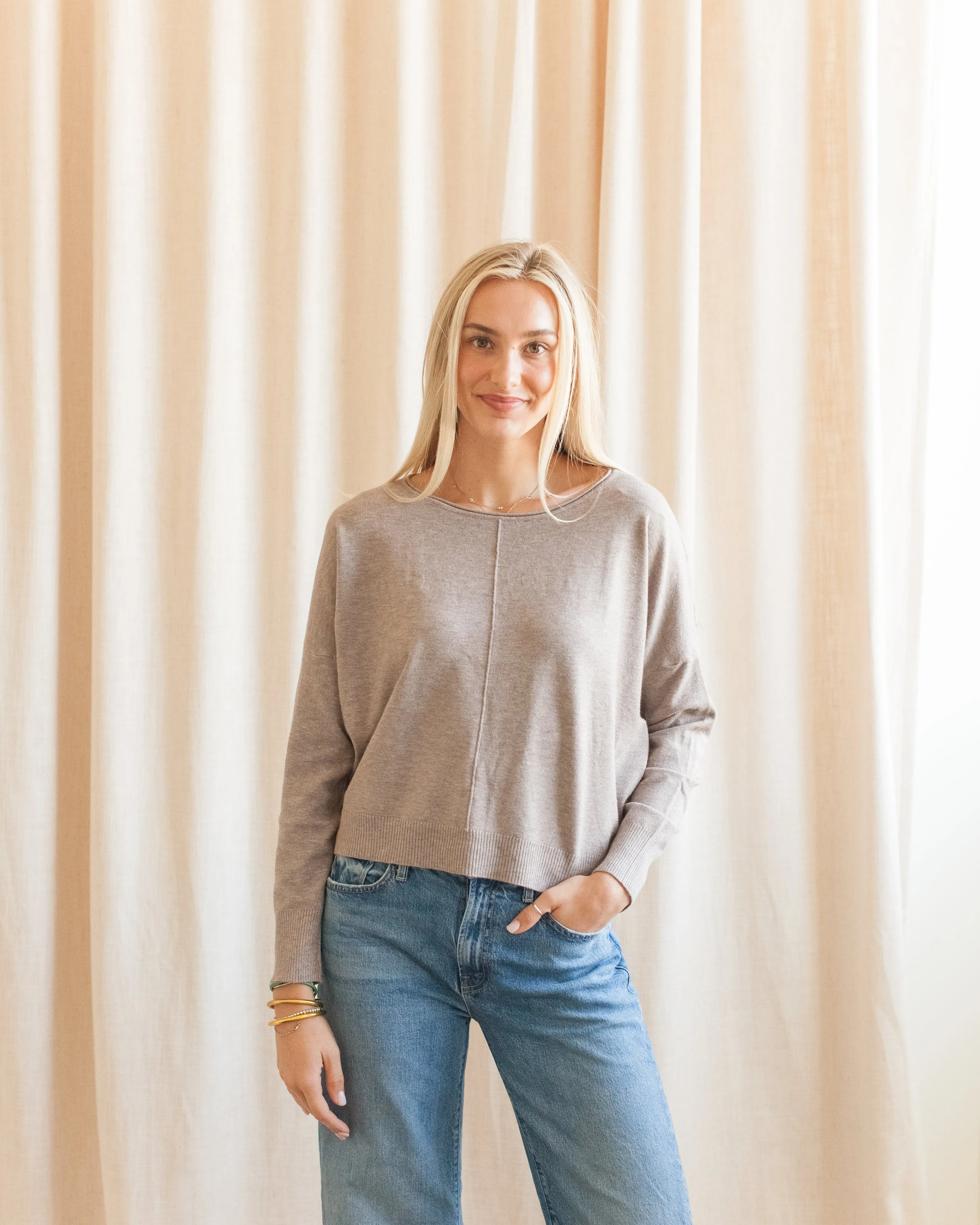 Andy Crew Neck - Mocha Ribbed Neckline Breathable mesh lining