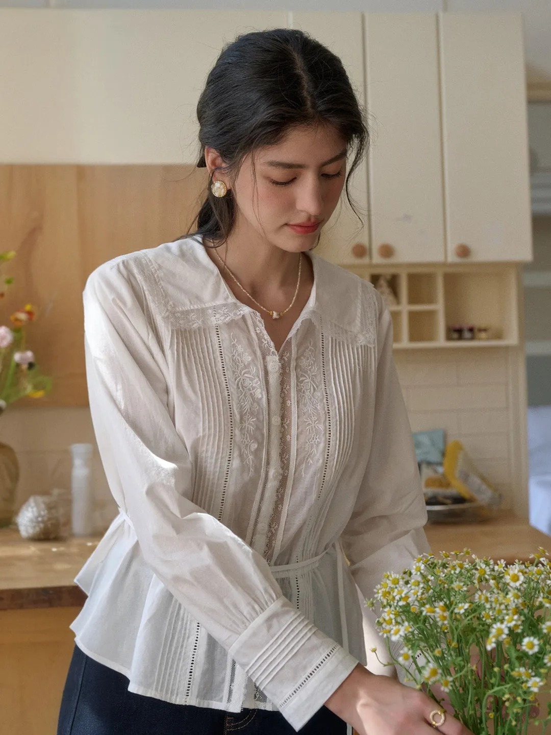 NonRestrictiveCollar Collins V-Neck Waisted Blouse