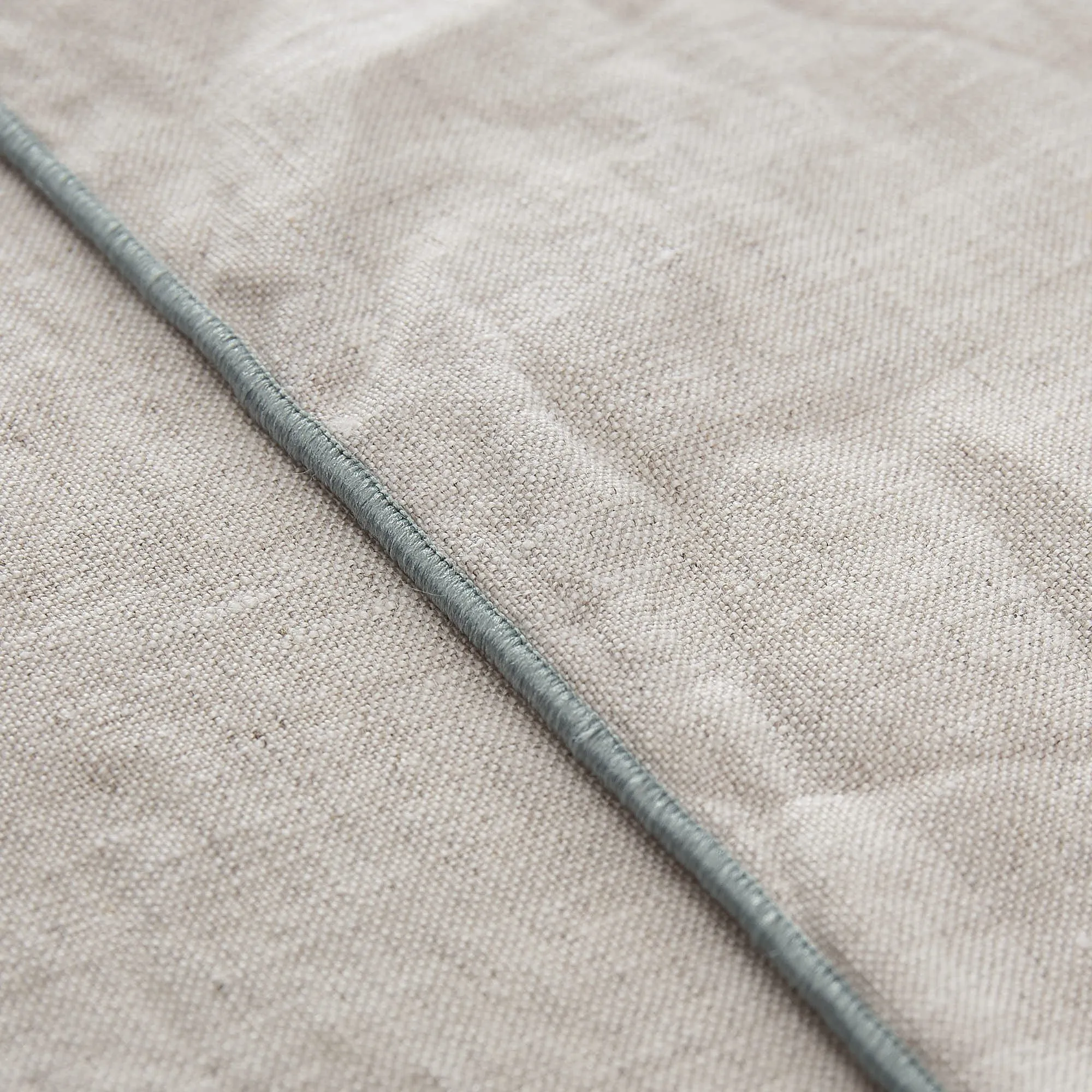 Alvalade Cushion [Natural/Green grey]