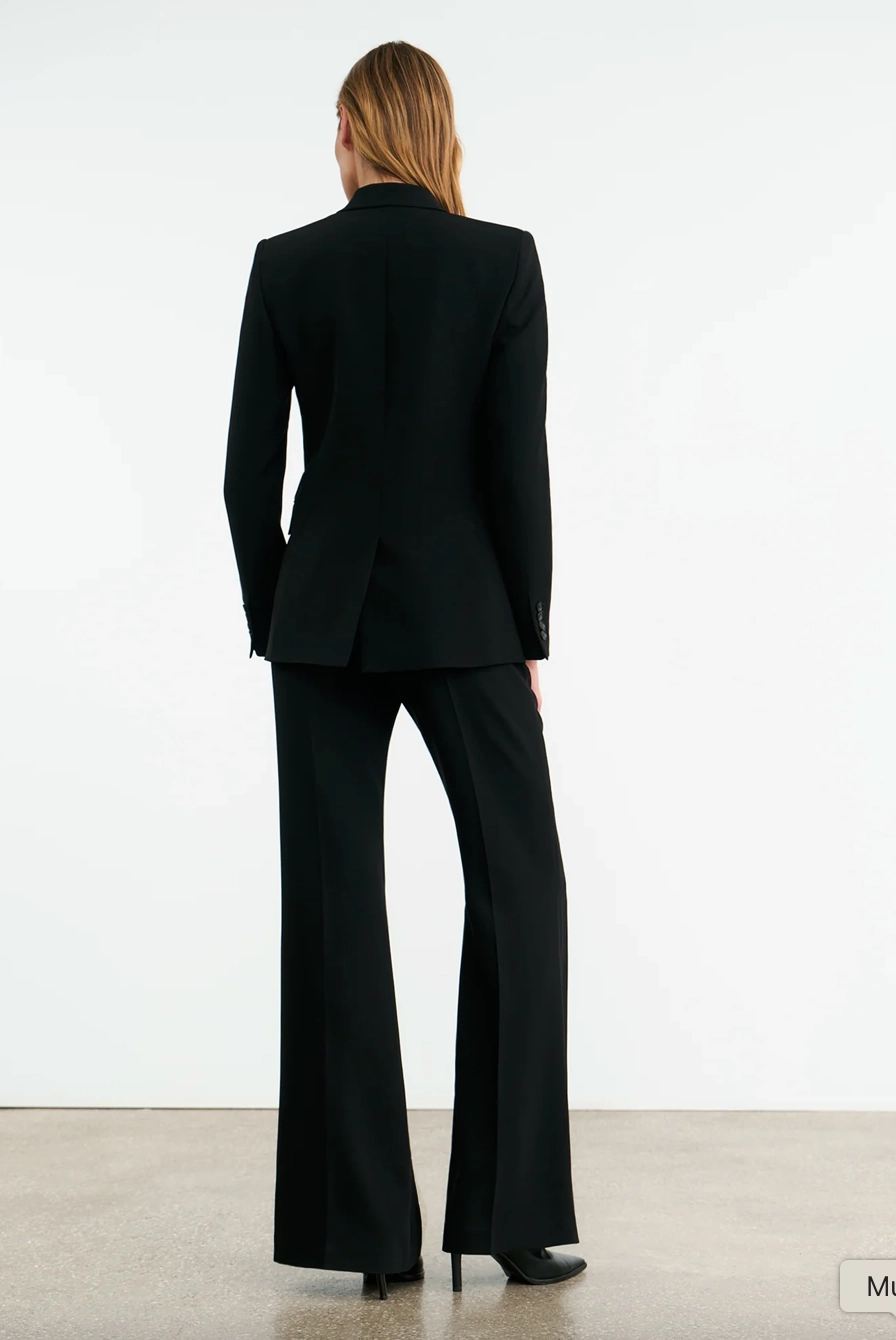 Softshell Technology Streamlined Form Anabel Tailored Jacket in Black
