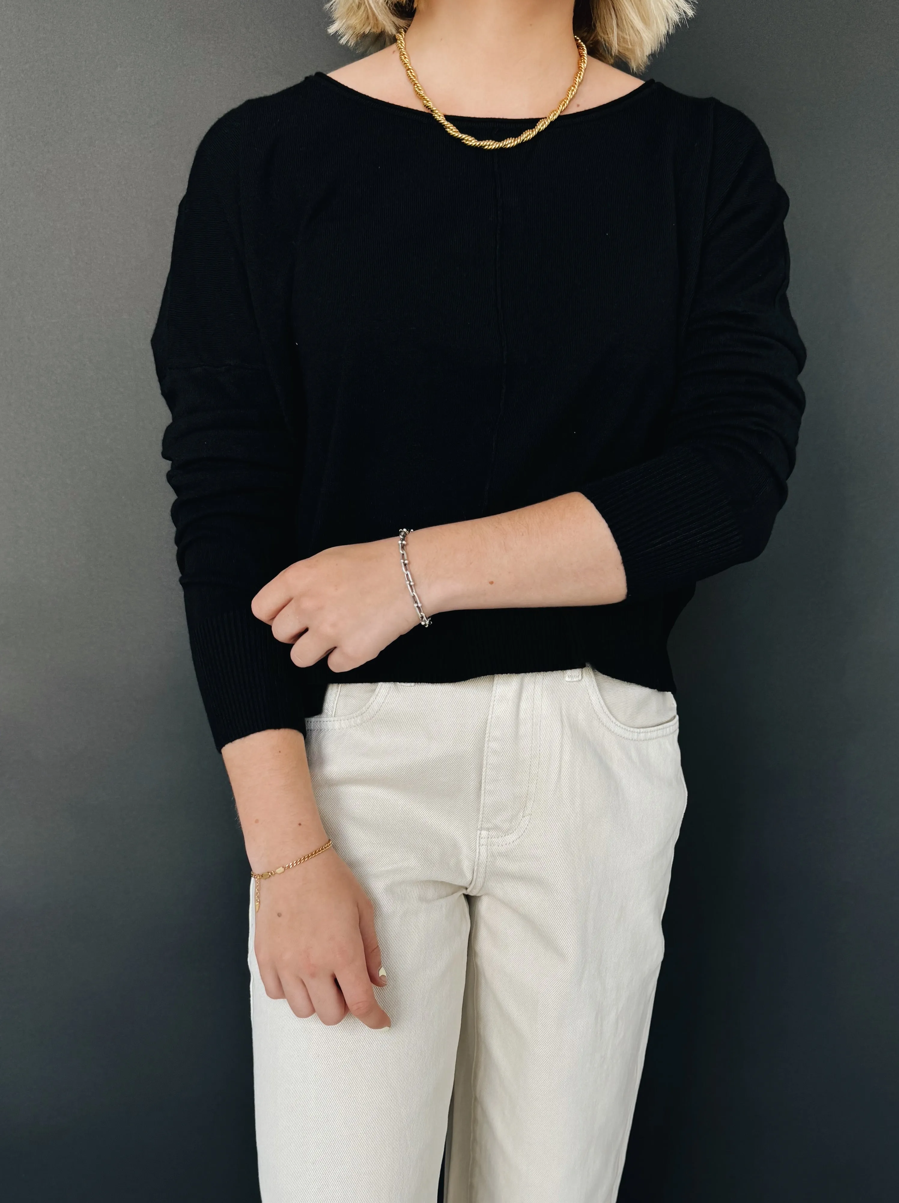 Andy Crew Neck - Black LightweightLayeredFabric MultiLayer Stitching