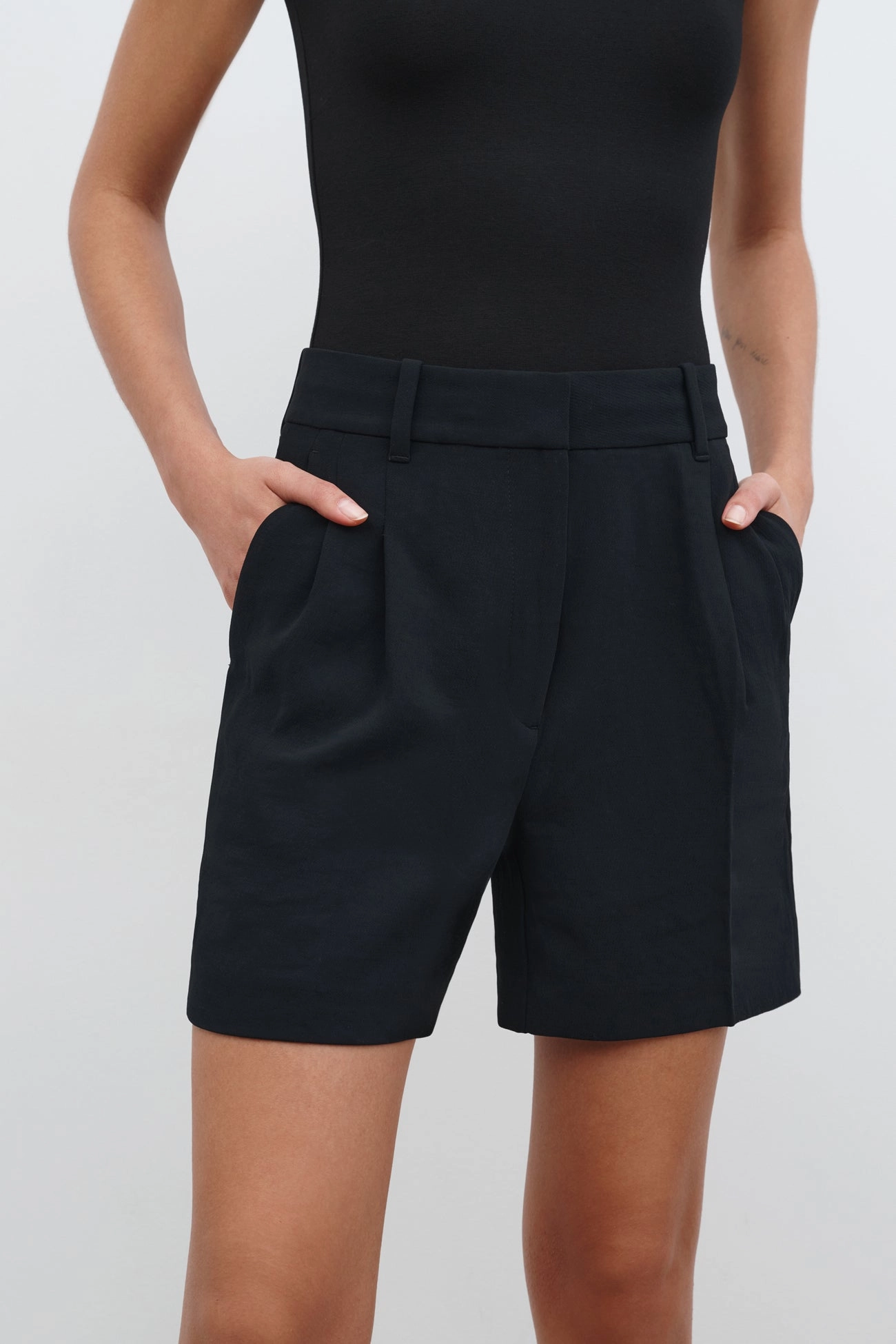 Arissa Shorts HighNeckline Reverseble Design