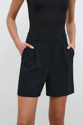 Arissa Shorts Anti Pill Surface Oversized Collar