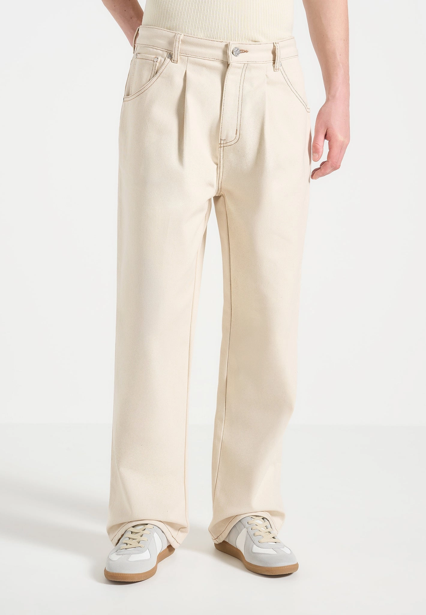 Couple Look Work Ready Arnault - Pleated Denim Jeans - Cream