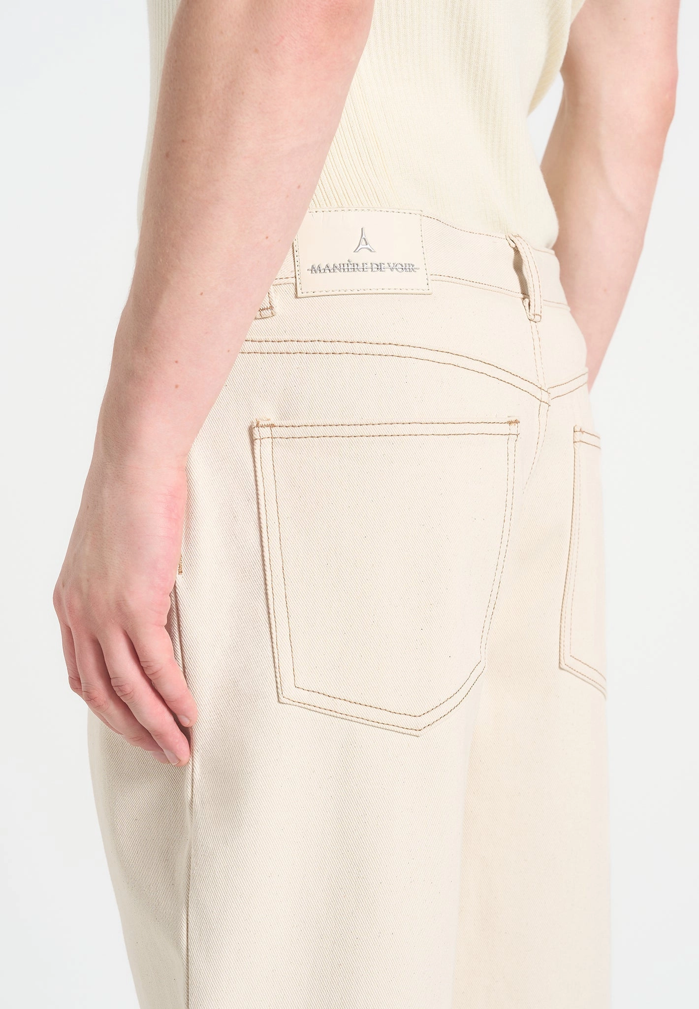 Articulated Knee Shape Arnault - Pleated Denim Jeans - Cream