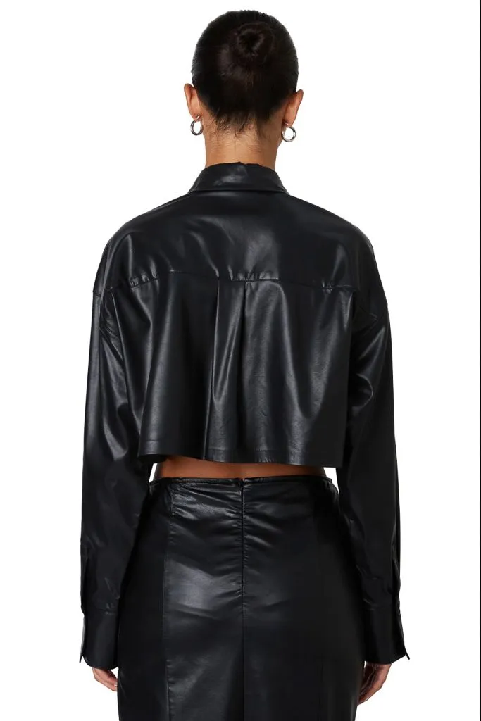 Non Restrictive Fit QuickDry Austin Button Up Crop