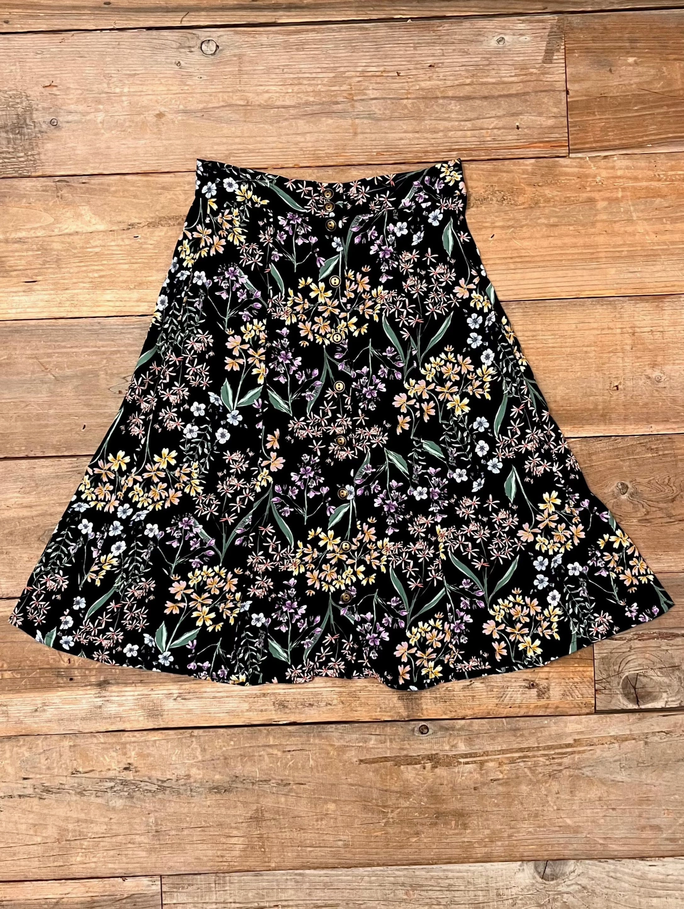 Quick Change Stain Release Finish Bae Skirt in Black Herbal Challis