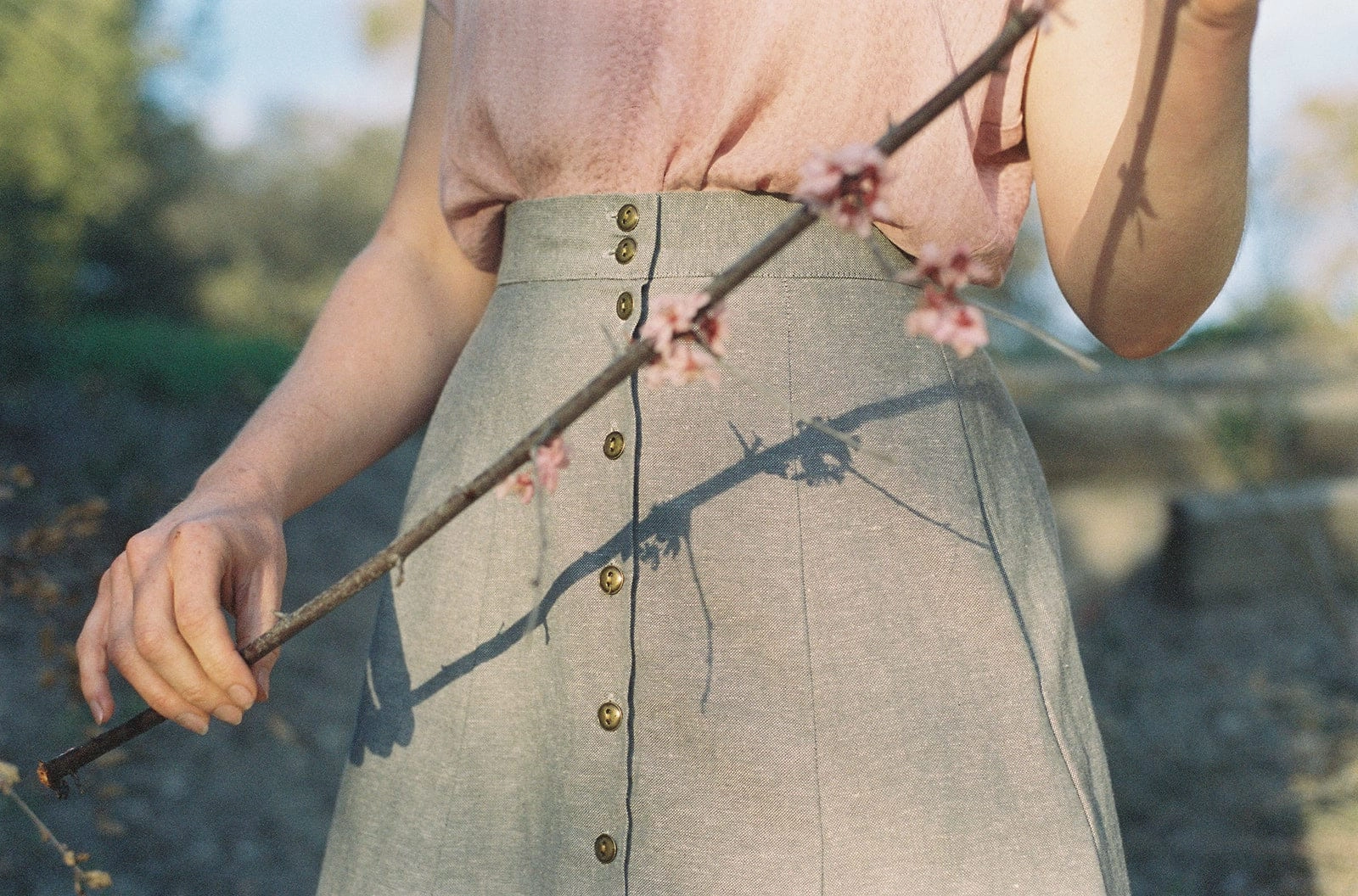 Full Motion Bae Skirt in Taupe Linen
