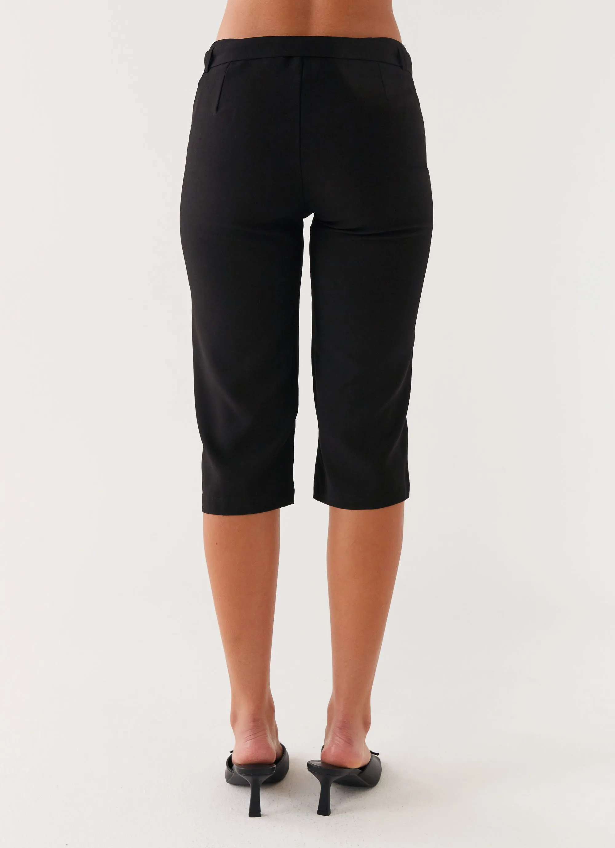 Banks Capri Pants - Black Comfort waistband