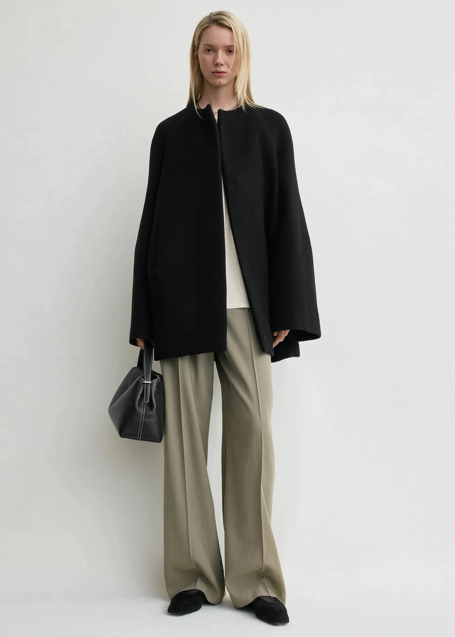 cruise trip Bell-Sleeve Jacket in Black