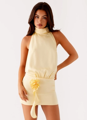 Back Slit Laidback Feel Birdie Halterneck Mini Dress - Yellow