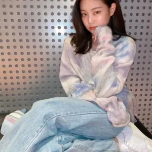 Blackpink Jennie Kim Oversized Pastel Knit Sweater