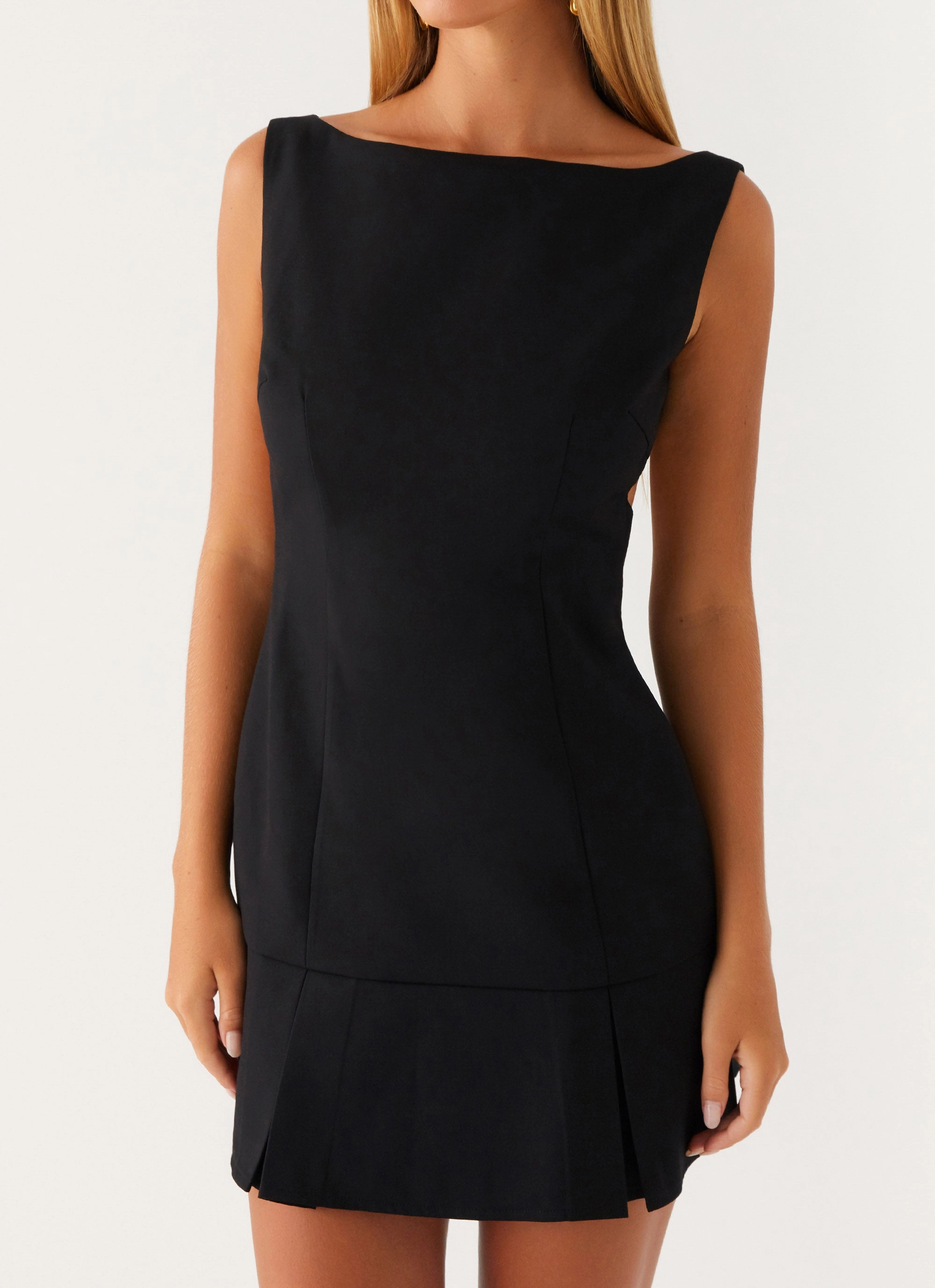 Breezy Flow Outfit Display Zavia Mini Dress - Black