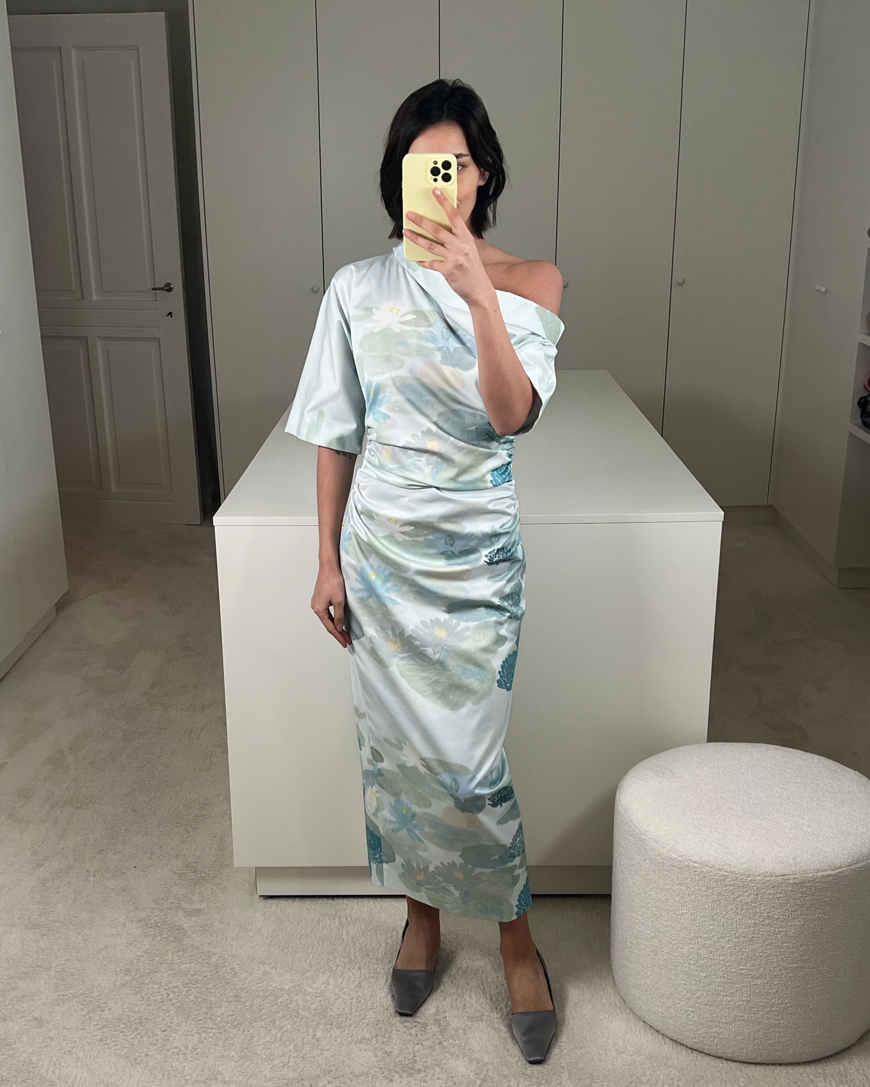 Bowery Dress Light and Comfortable Shared Glow
