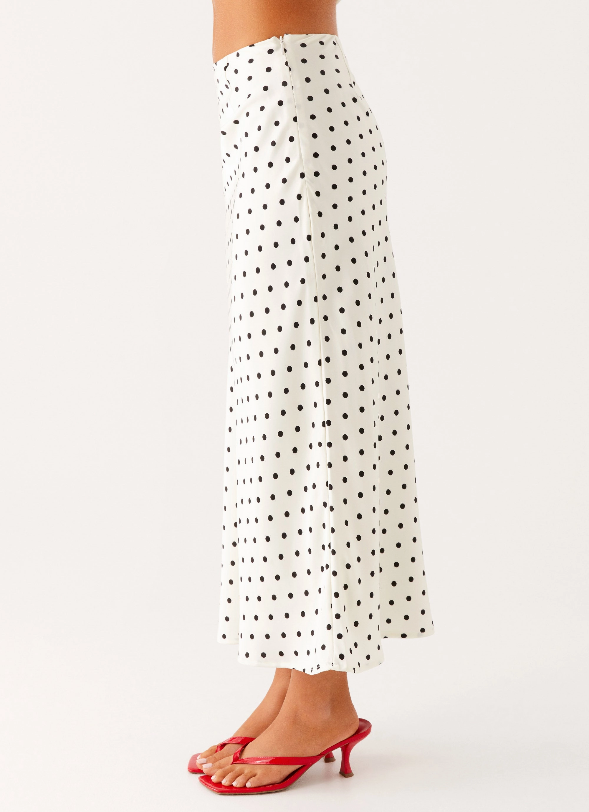 Travel Ready Moisture wicking Breanne Midi Skirt - White Polka Dot