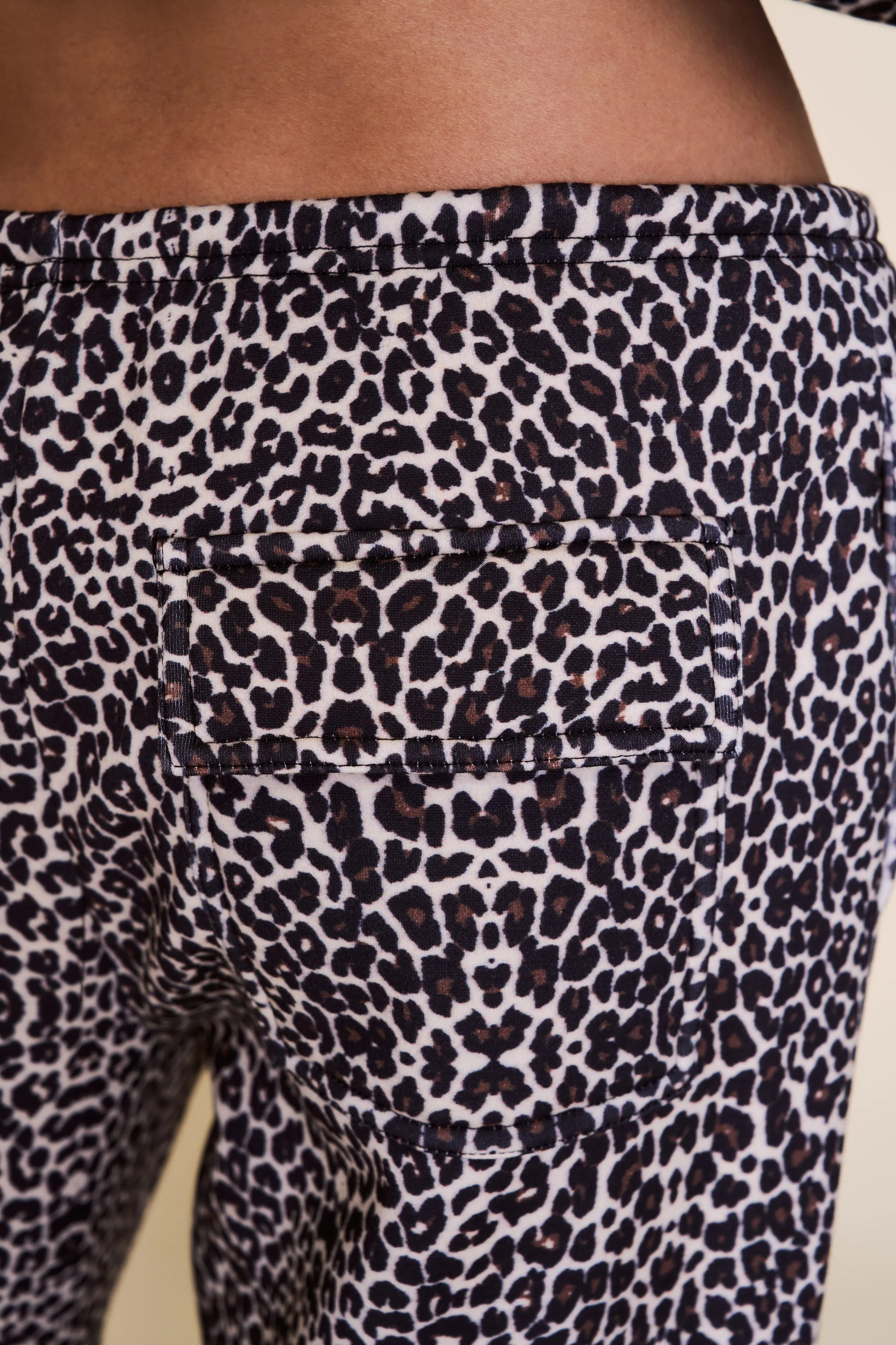 Flattering Fit Wear snag resistant Drawstring Fleece Pant