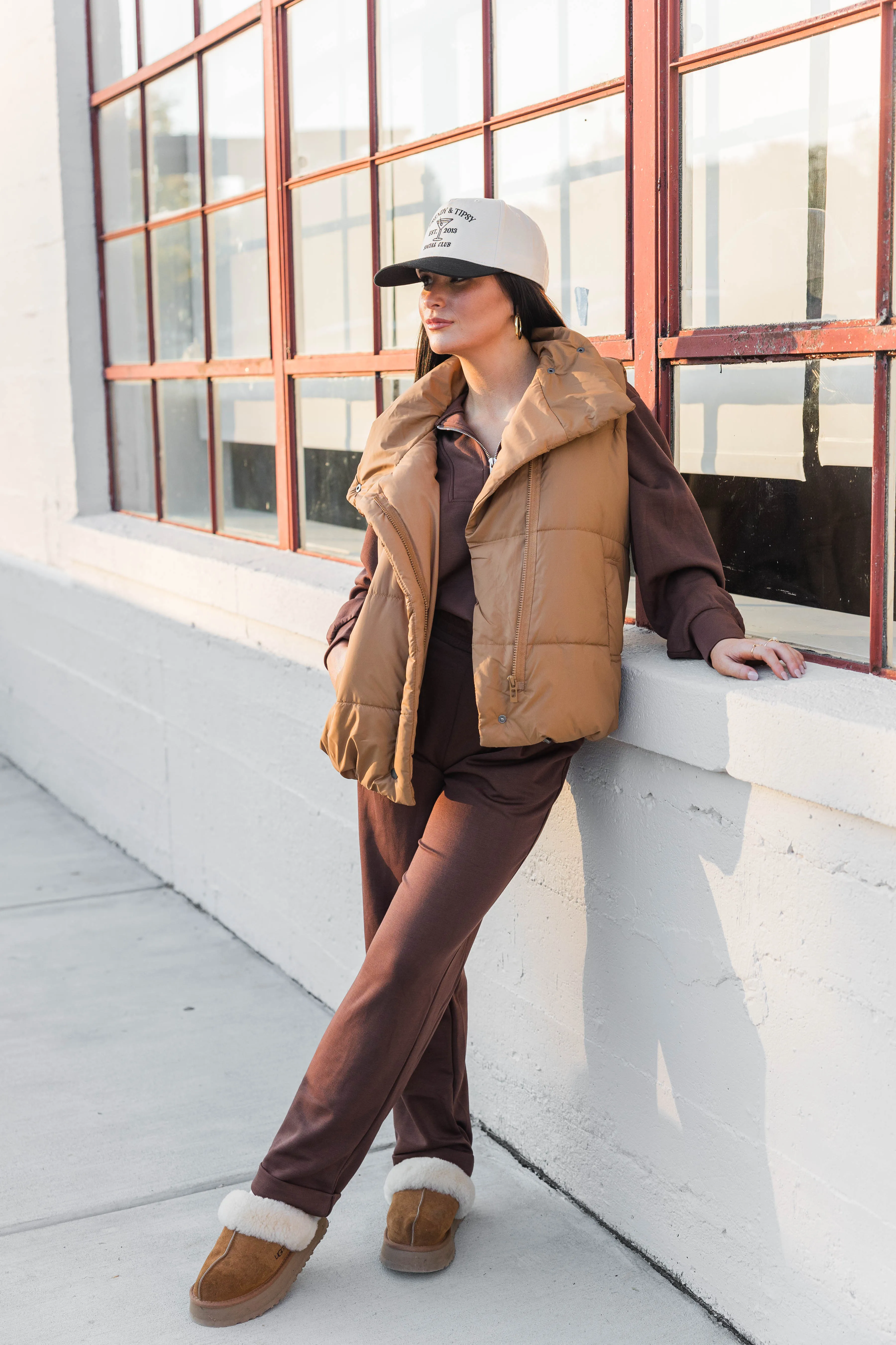 Hygroscopic Inner Layer LightweightFabric Brown Puffer Vest