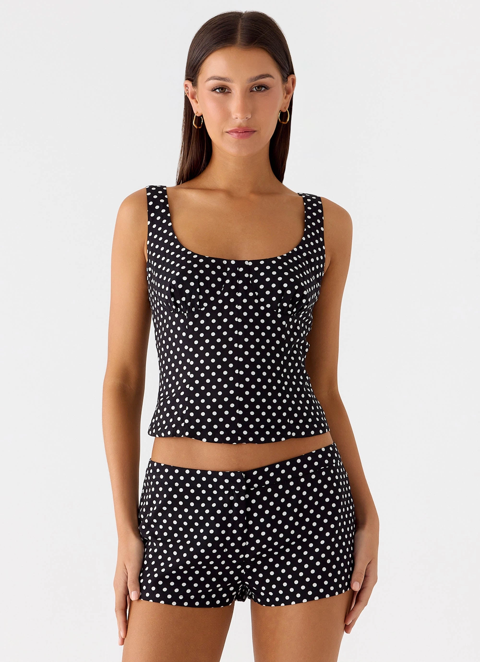 Anti Pilling Finish CompressionSupportWeave Coastline Mini Shorts - Black Polkadot