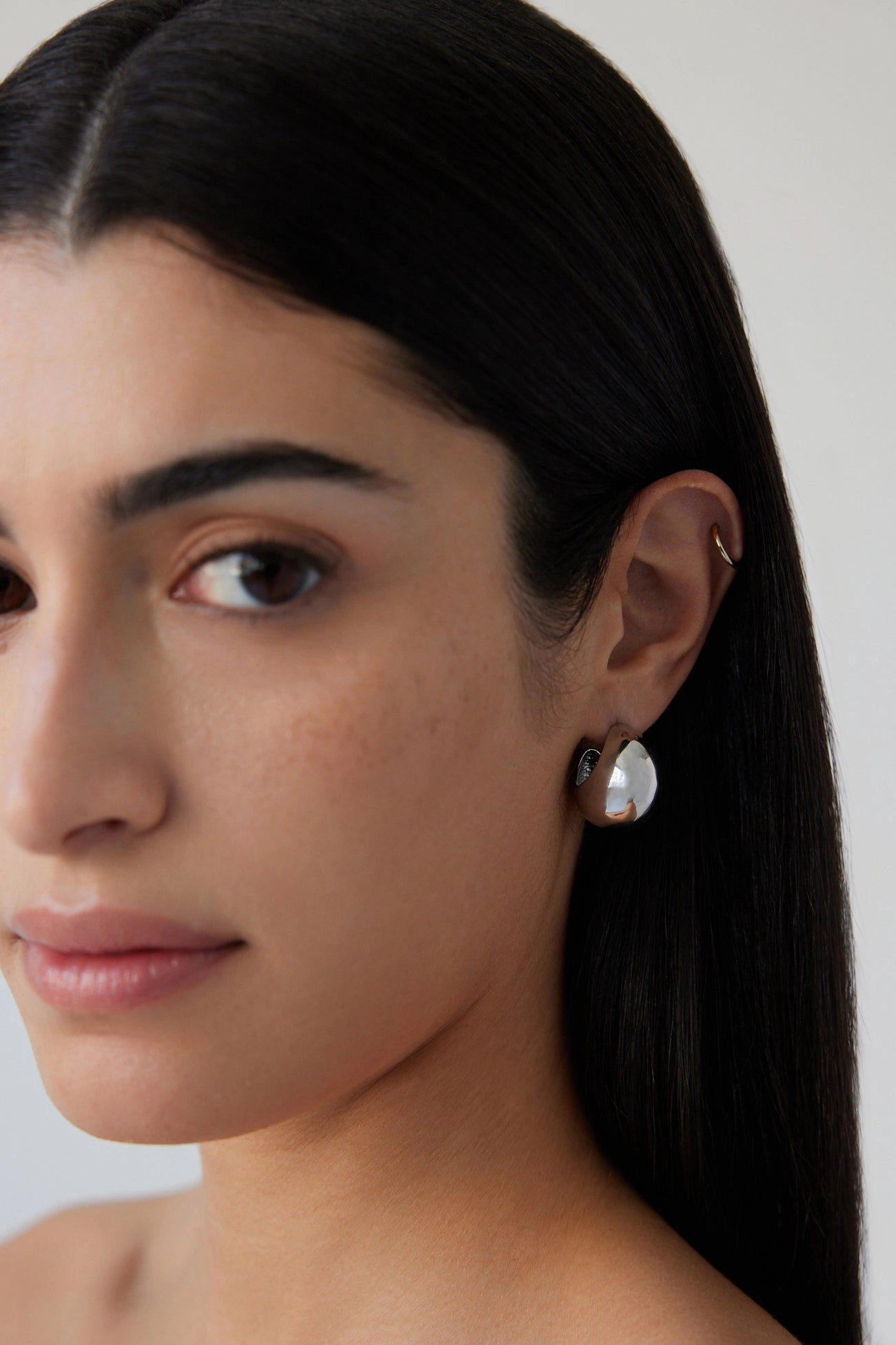 Camellia Hoops AllSeason Wearability