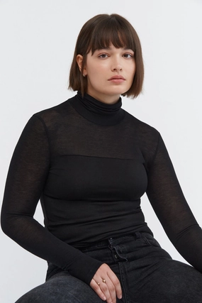 Cara Top ReflectiveTrim LowMaintenance Fabric