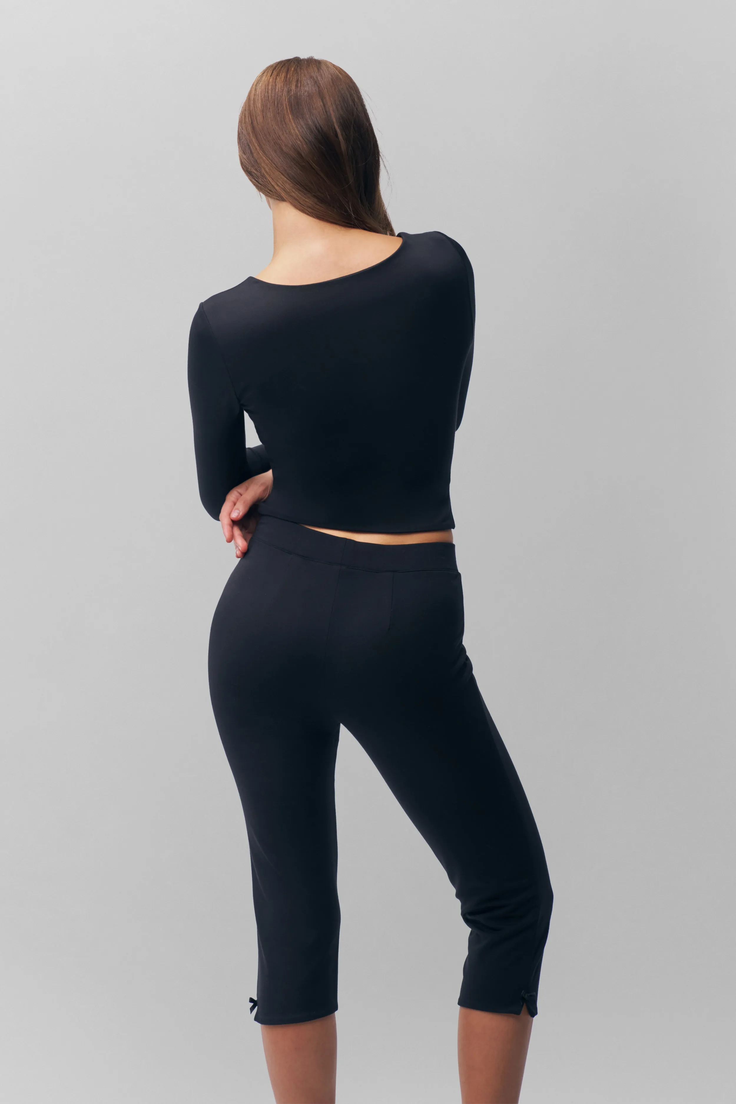 Chilly Weather Fit Sleek Cut Caria Capri