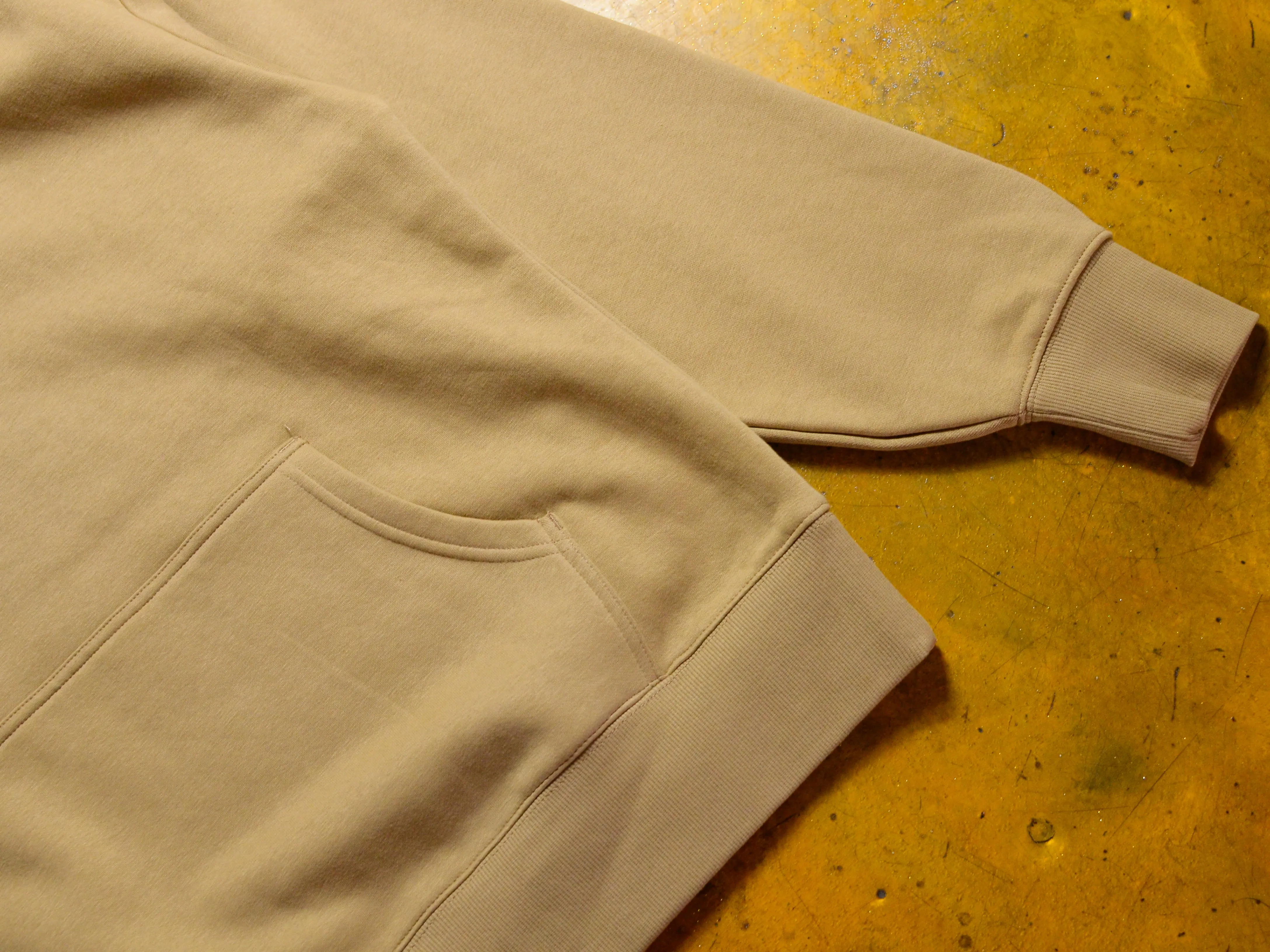 Carrot Carry Hooded Fleece - Sand