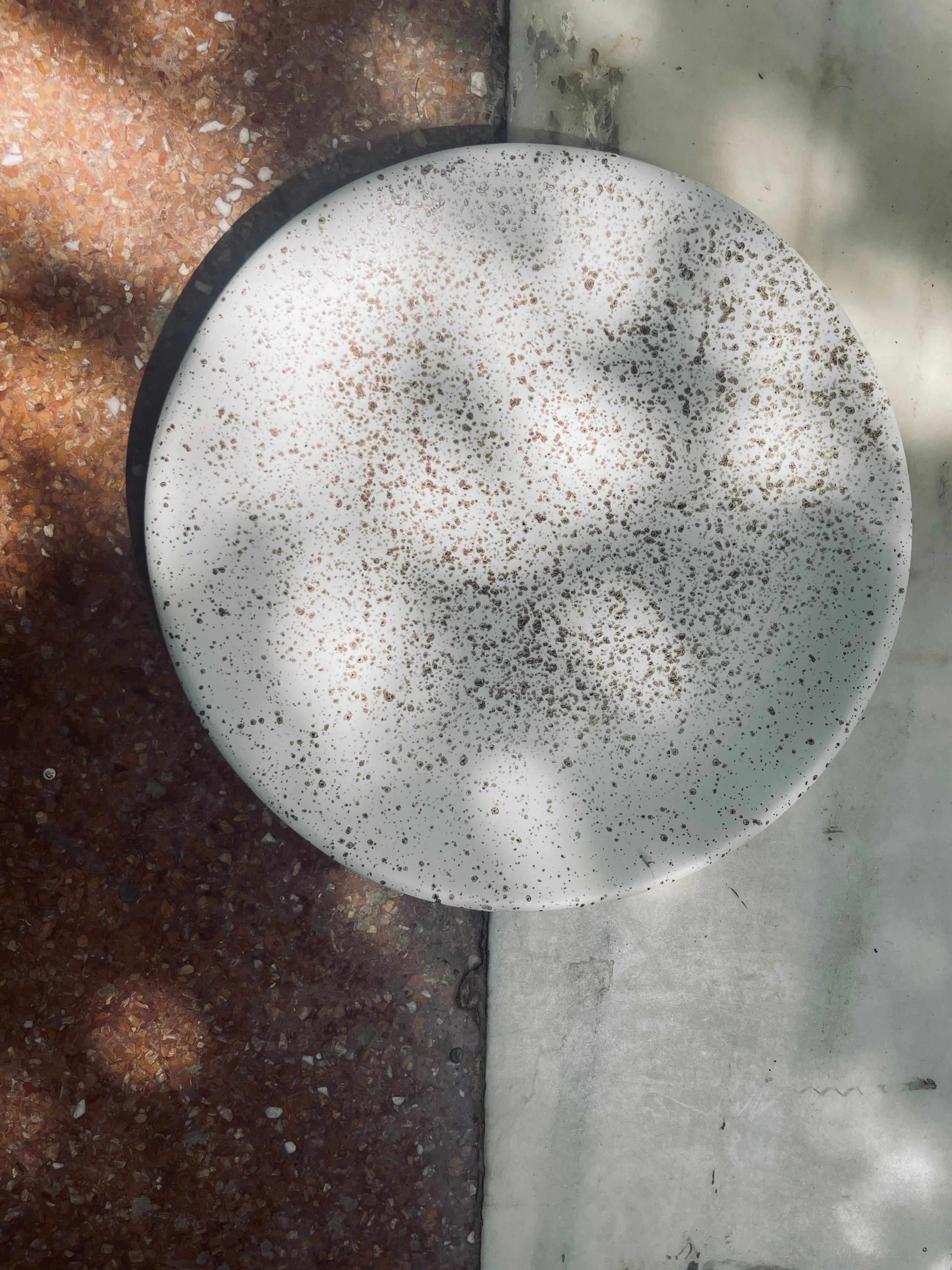 Ceramic flat dinning plate white