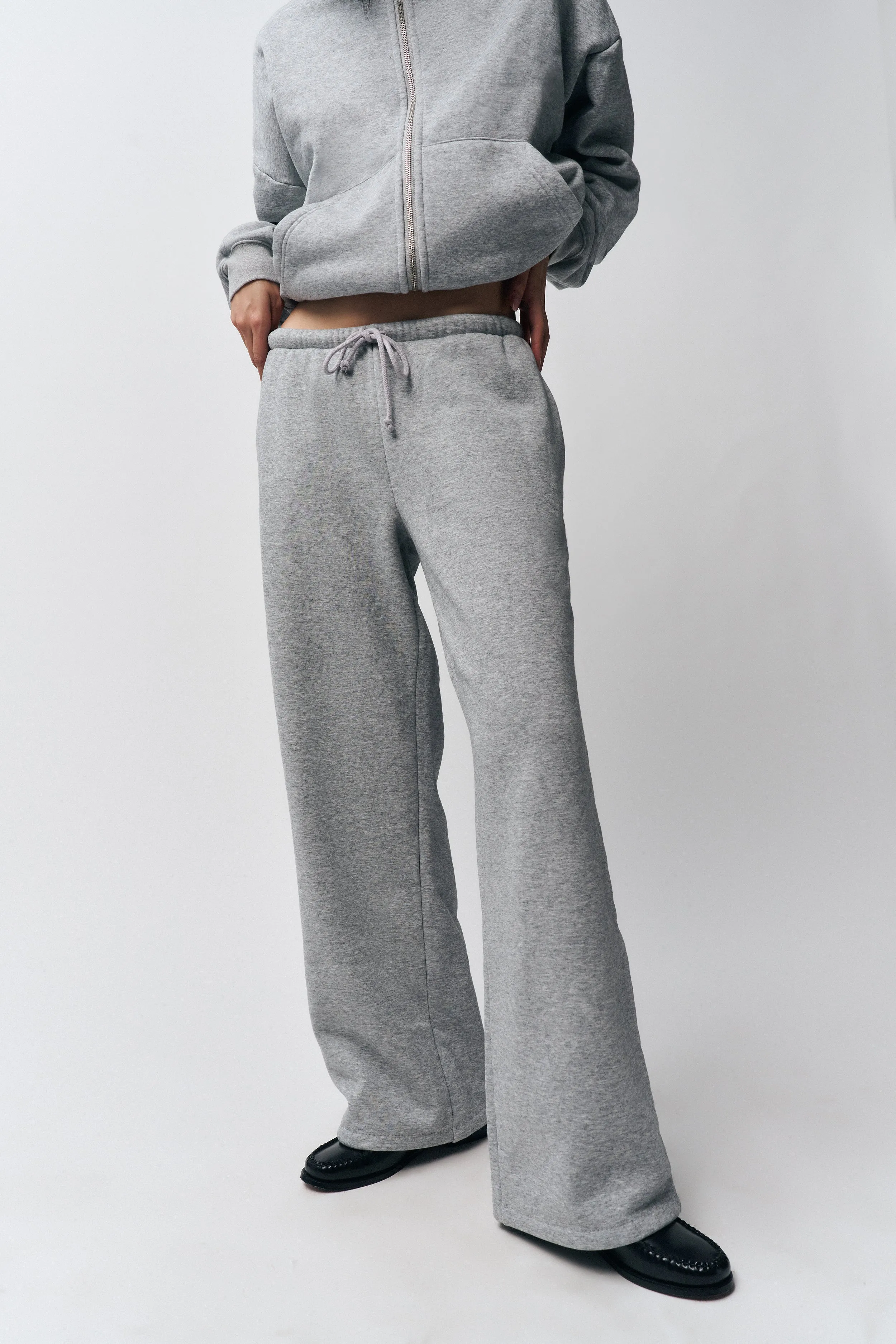 Non Iron Technology Easy Flex Design Relaxed Drawstring Sweatpant