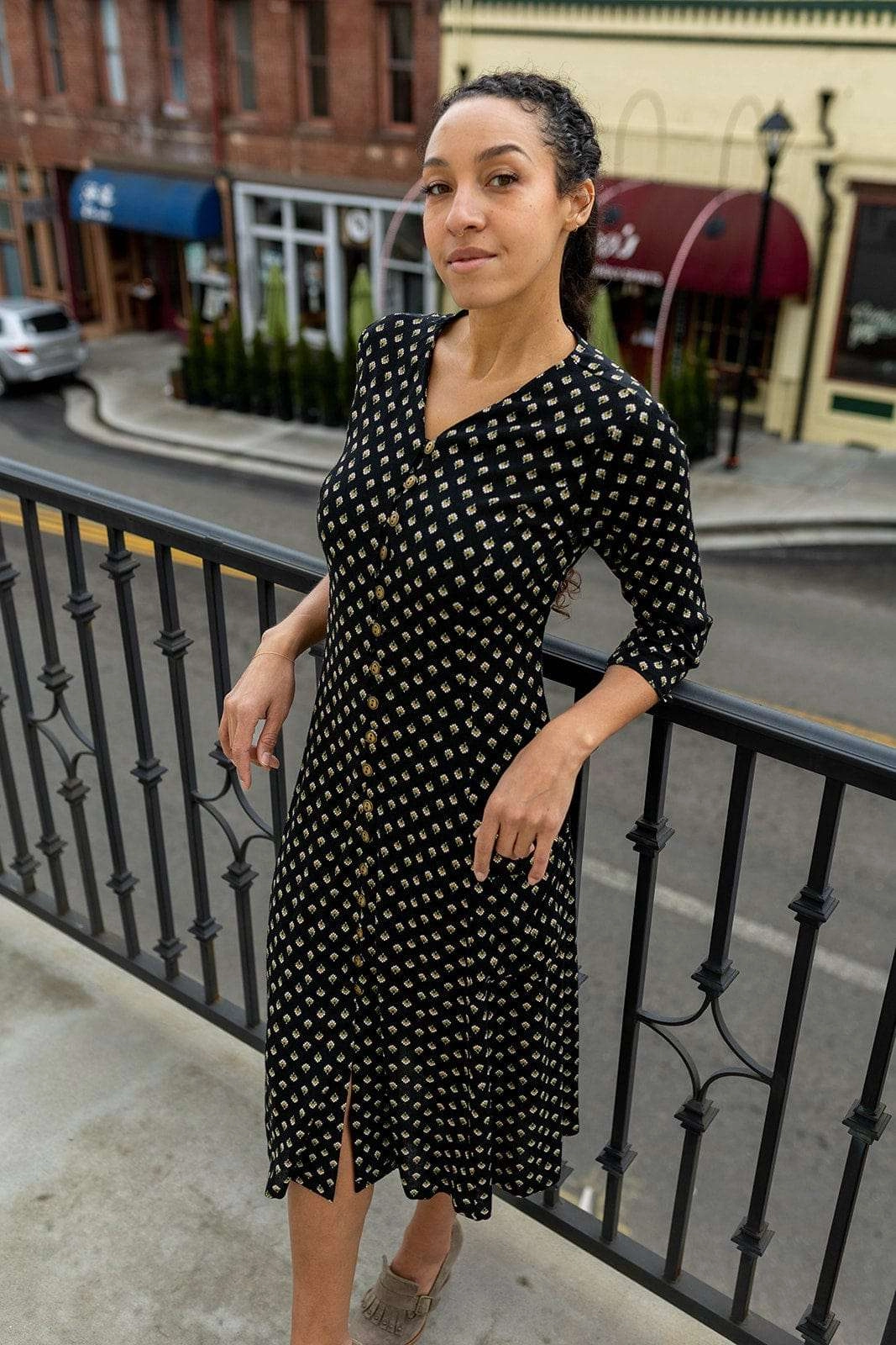 Slim-fit Chic Waistband Fiona Dress in Black Floral Crepe
