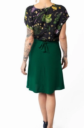 Tie Skirt in Emerald Challis Essential Comfort Quick Wear Fit