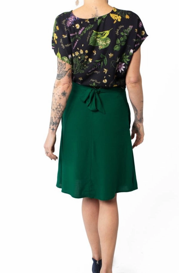 Tie Skirt in Emerald Challis Essential Comfort Quick Wear Fit