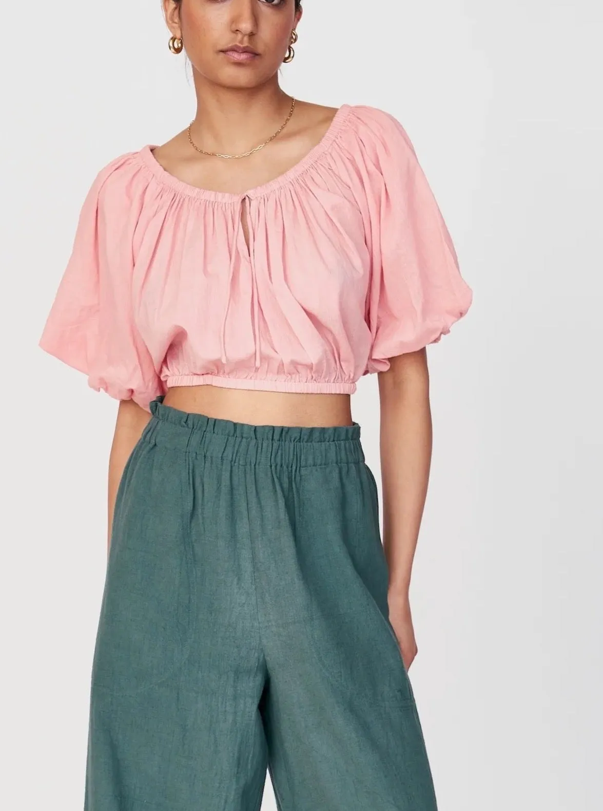 MicrofiberBlend Breathable Ventilation Mirth Capri Bubble Top in Pink