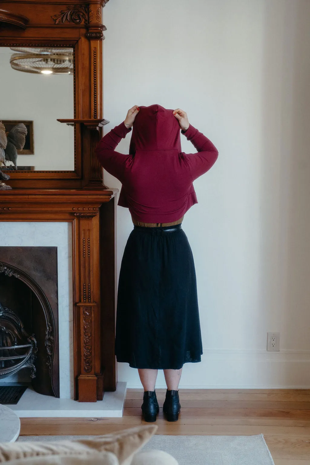 Cropped Hoodie In Merlot Contrast Stitching Ergonomic Fit Design
