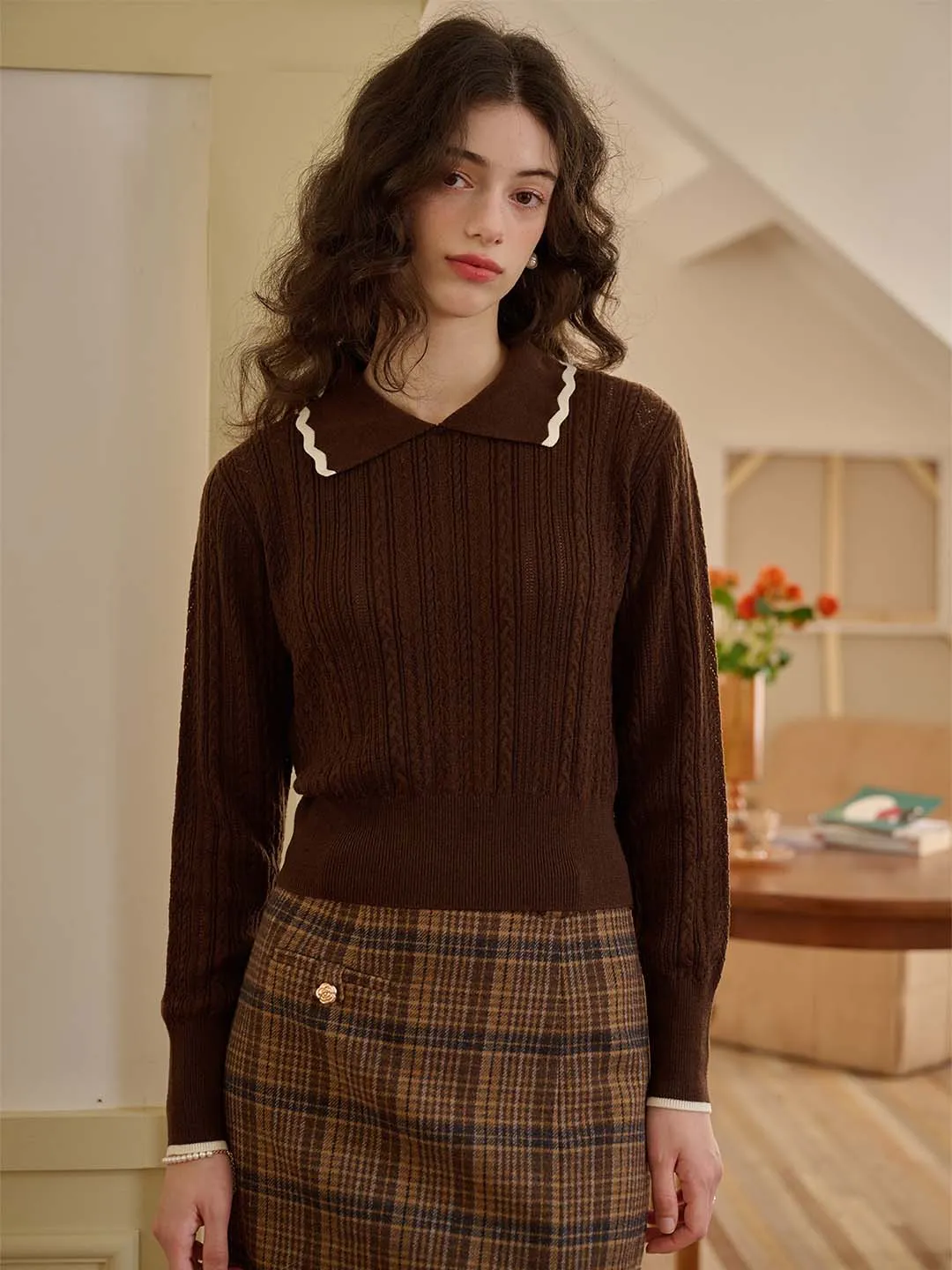 Maria Contrast Wavy Lapel Knitted Sweater Full Coverage Fit Ventilated Back Panels