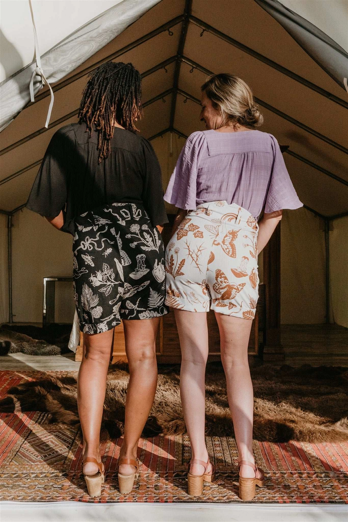Sleek Fit Perfect Shorts in Oat Woodland Wonder