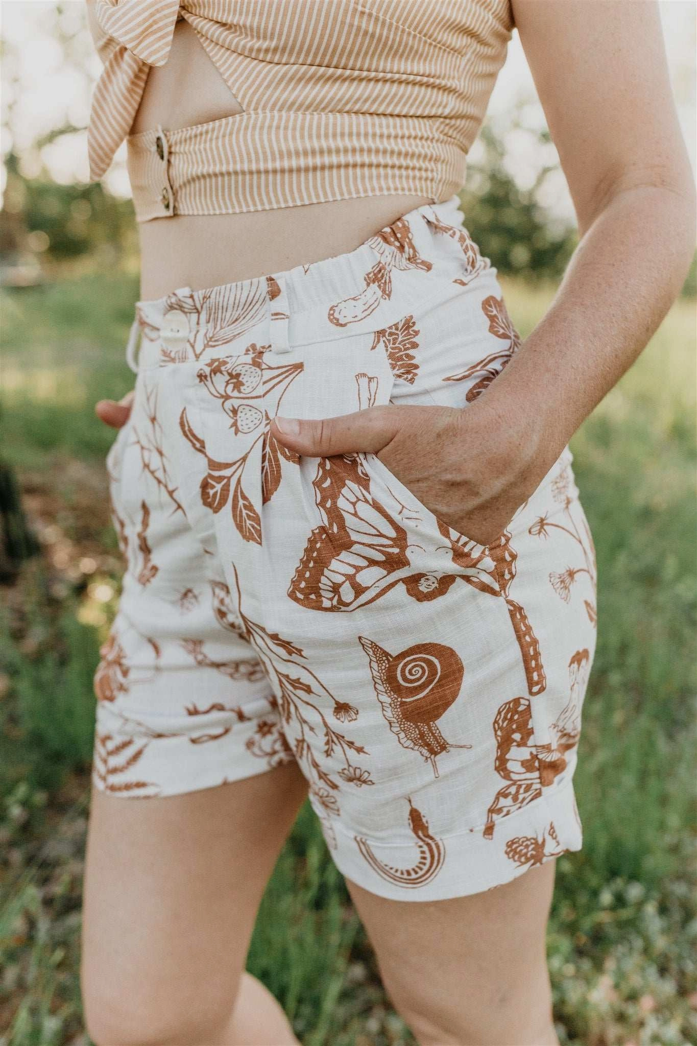 Comfy Vibes Perfect Shorts in Oat Woodland Wonder
