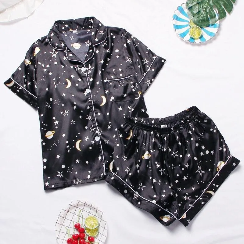 Cozy Chic: Women's Relaxed Fit Short Sleeve Pajama Set for Stylish Evenings