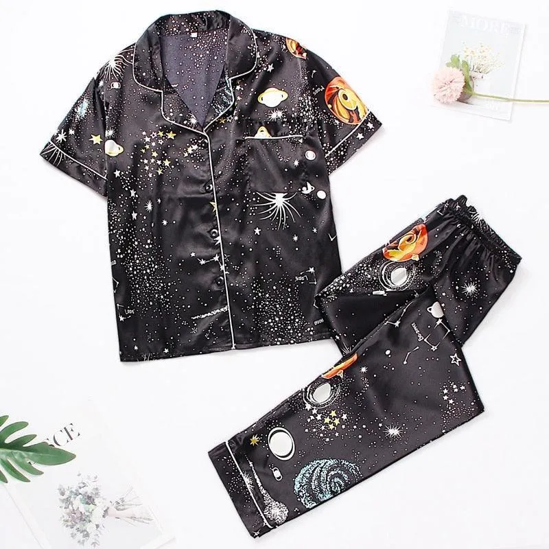 Cozy Chic: Women's Relaxed Fit Short Sleeve Pajama Set for Stylish Evenings