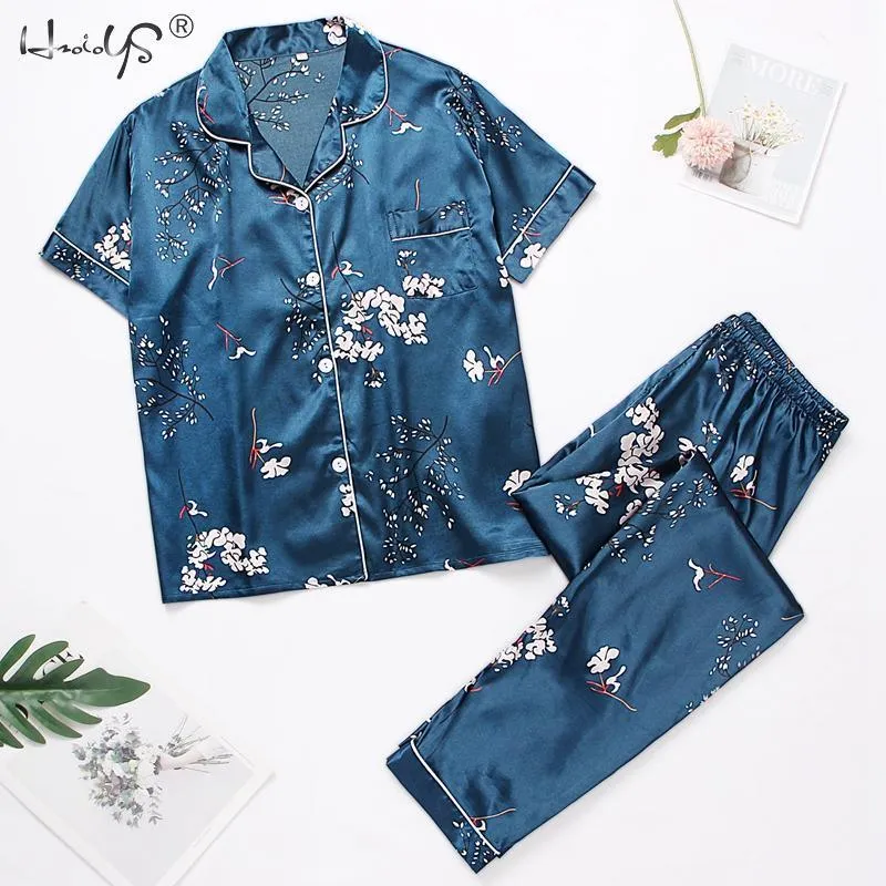 Cozy Chic: Women's Relaxed Fit Short Sleeve Pajama Set for Stylish Evenings
