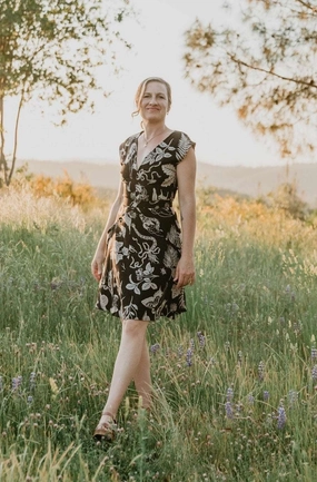Urban Style Spicy Xena in Black Woodland Wonder