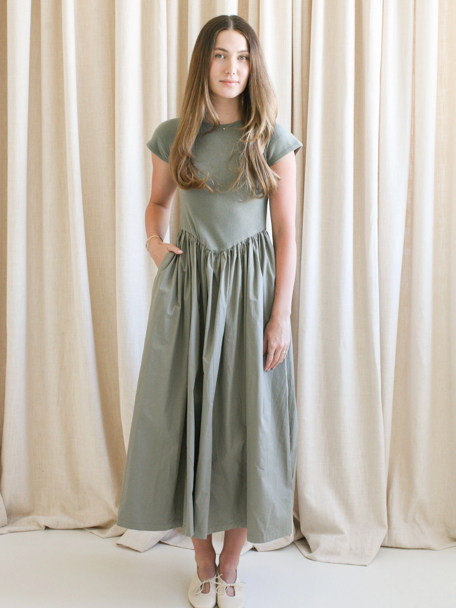 slim fit Hannah Poplin Midi Dress