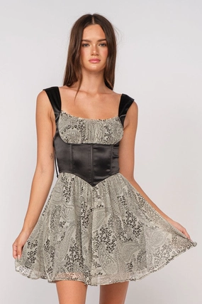 Stretch-Recovery Travel Staple Day Star Mini Dress