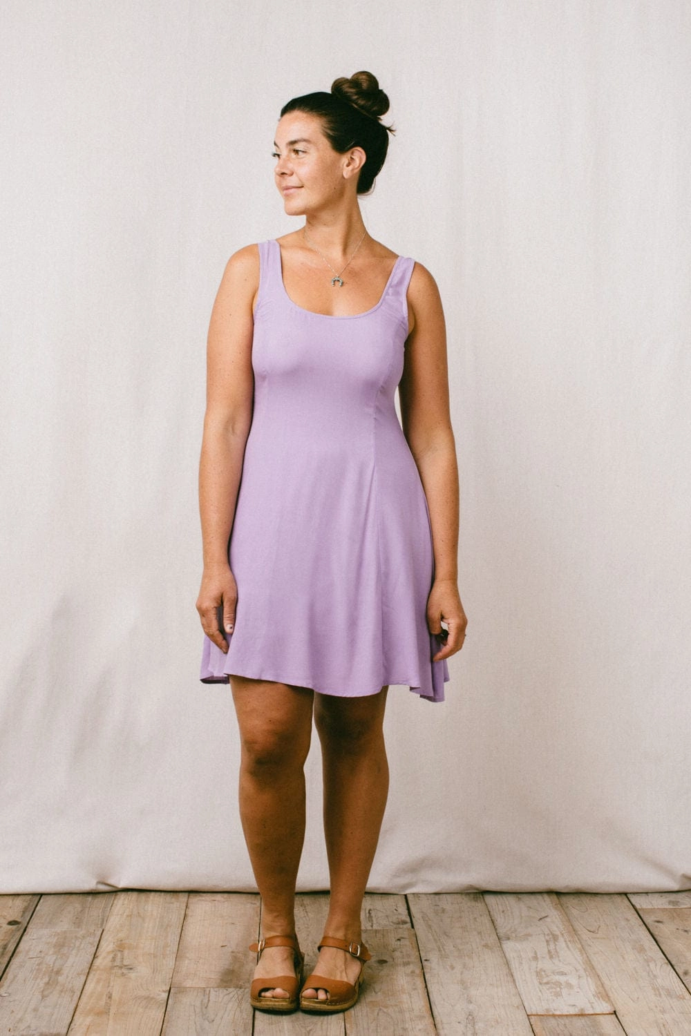 Fall Silhouette Fine Texture Delana Dress in Lilac Challis