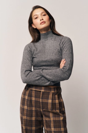 Delia Sweater Fashion Fit