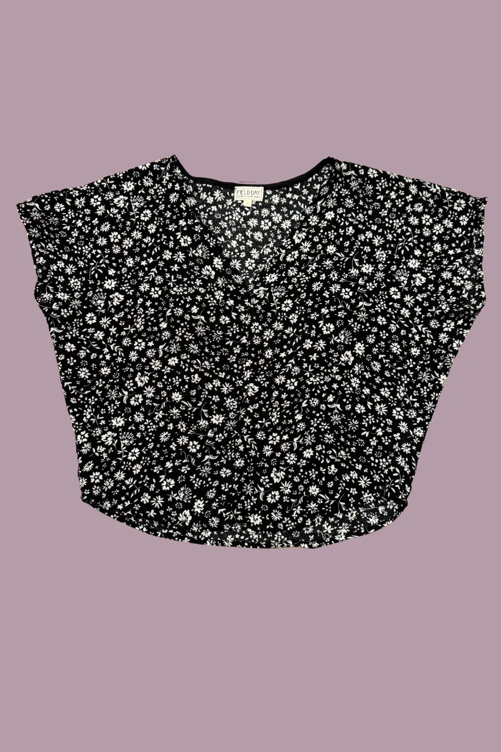 LayeredCollar AntiPillingTreatment Dolman Top in Black & White Floral Crepe