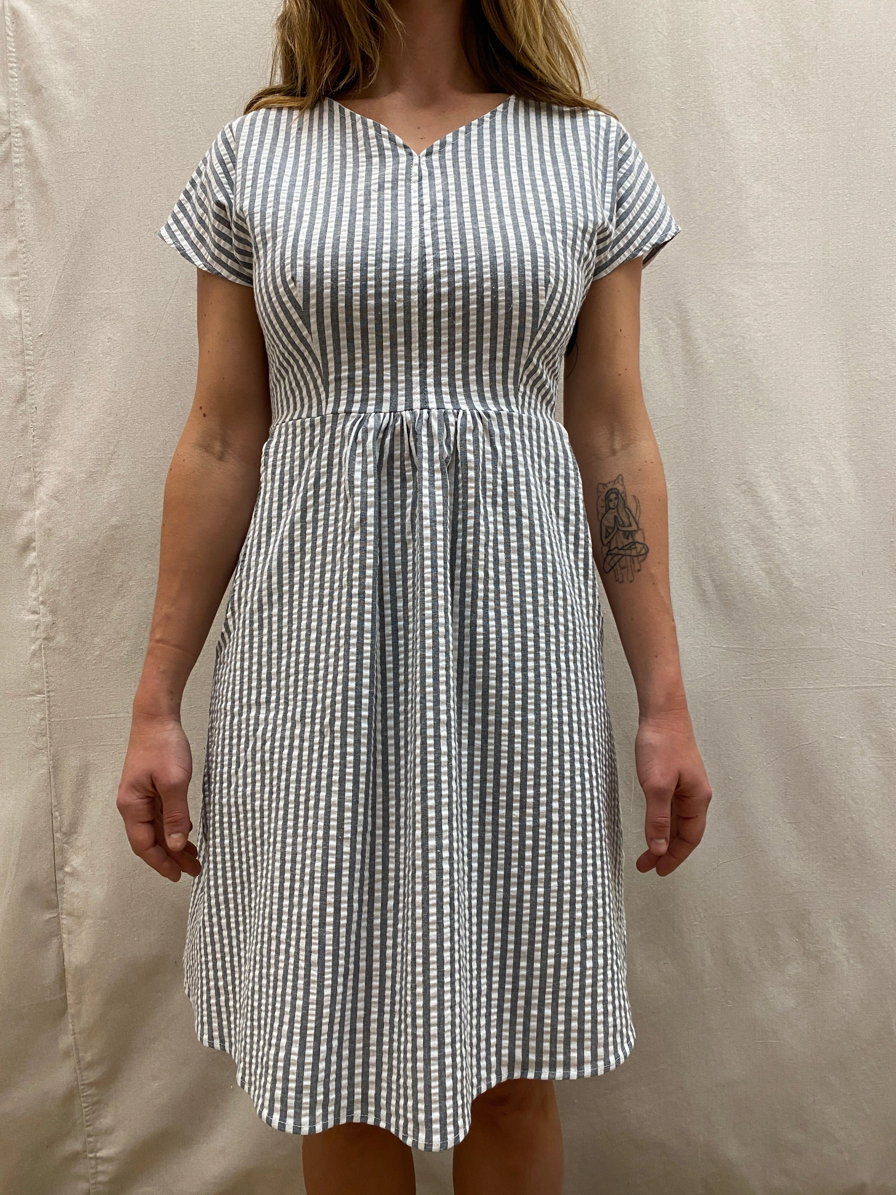 Dolman Dress in Seersucker Euro Ease Smooth Tone