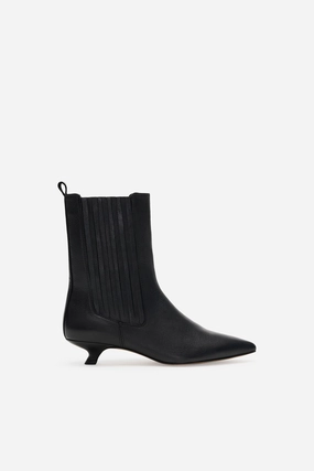 Gemma Boots Flexible Ribbed Cuffs