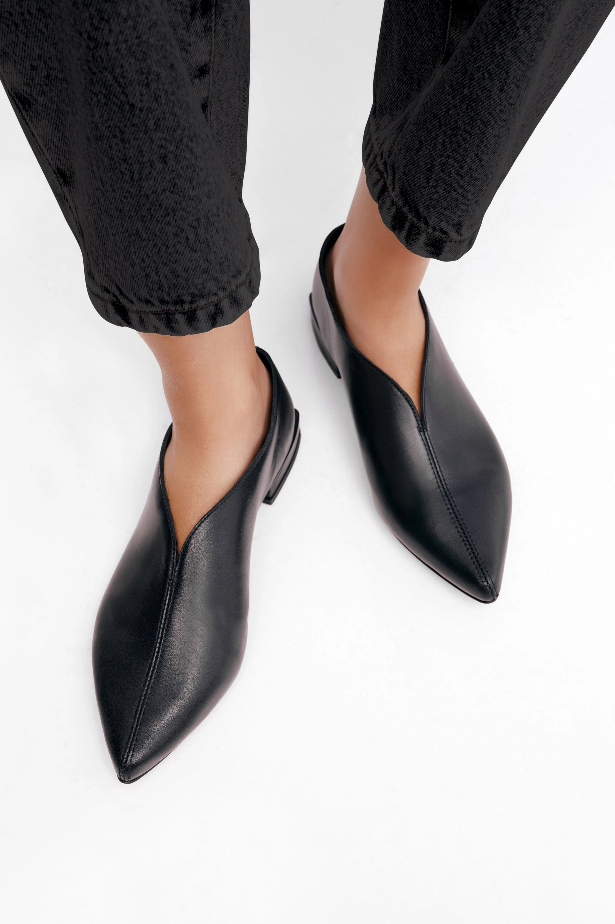 Distressed Texture Circular Knit Suki Loafers